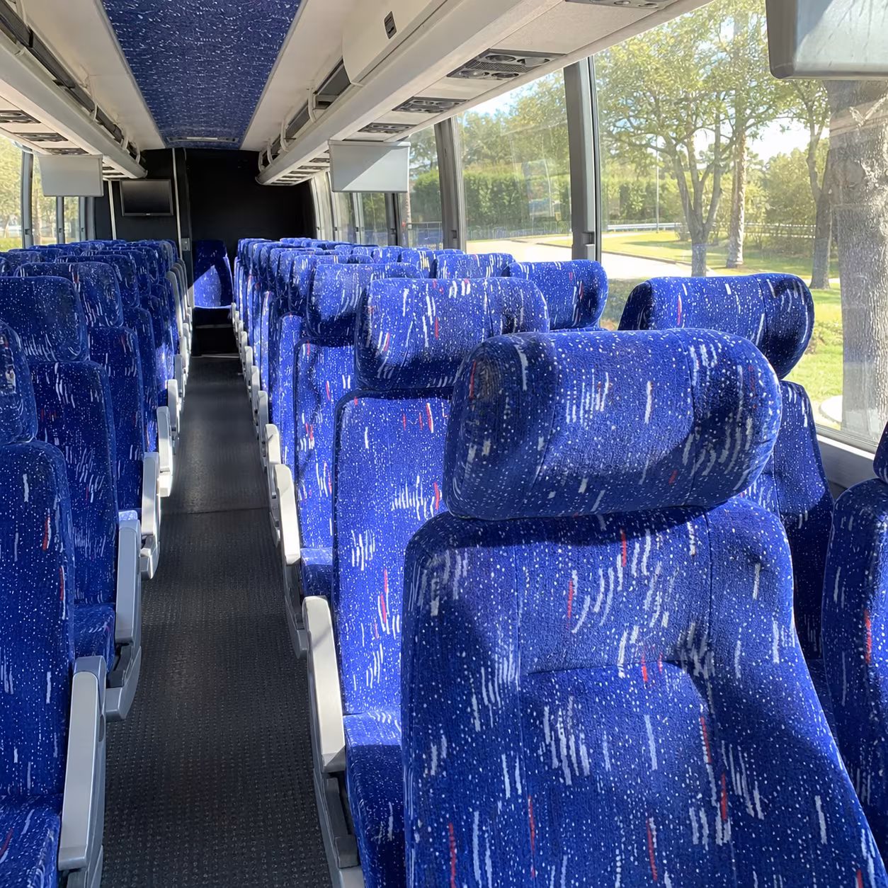 charter bus pickup and drop off at louis armstrong new orleans international airport msy