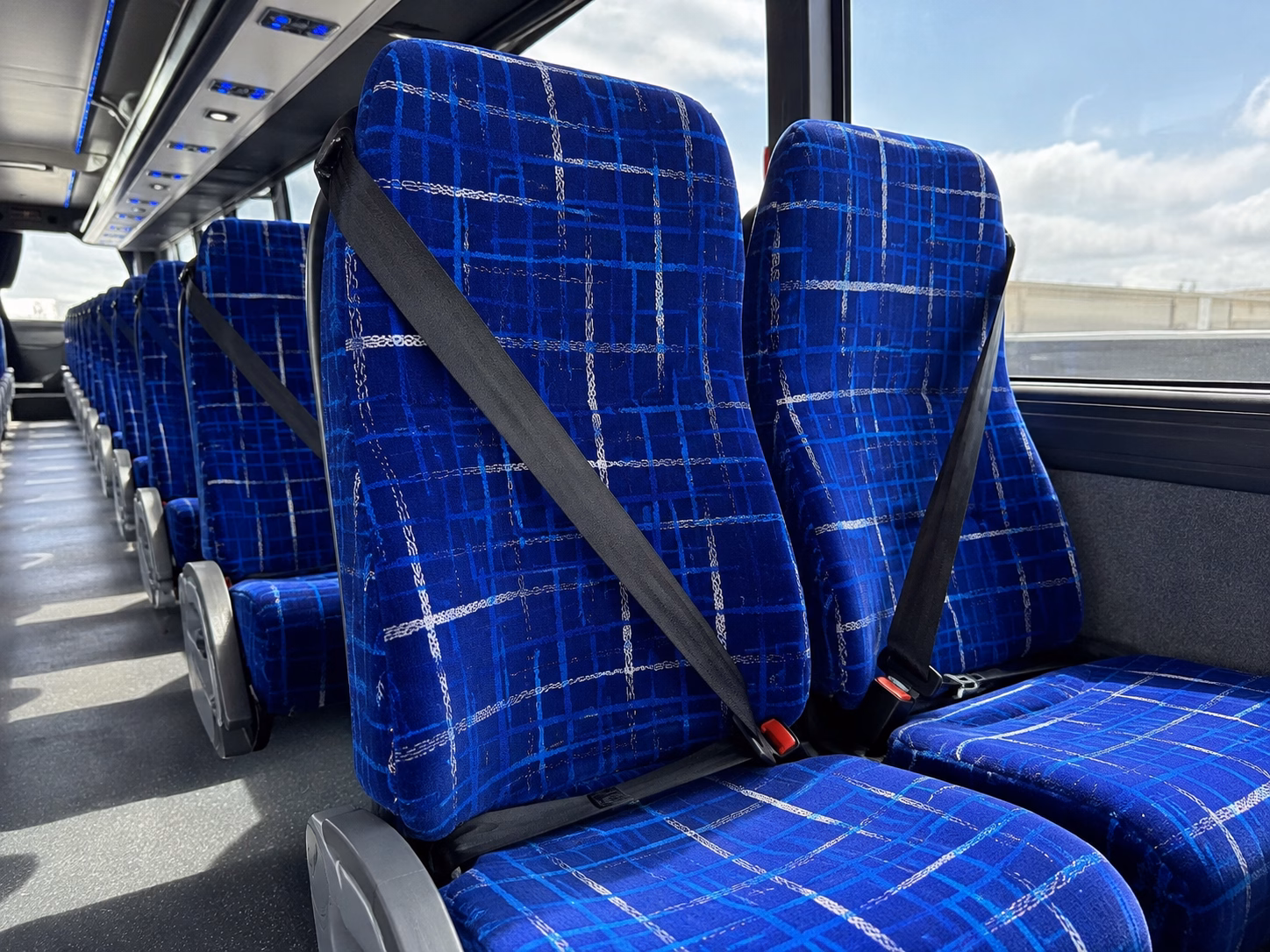 charter buses to the national wwii museum and new orleans cultural sites