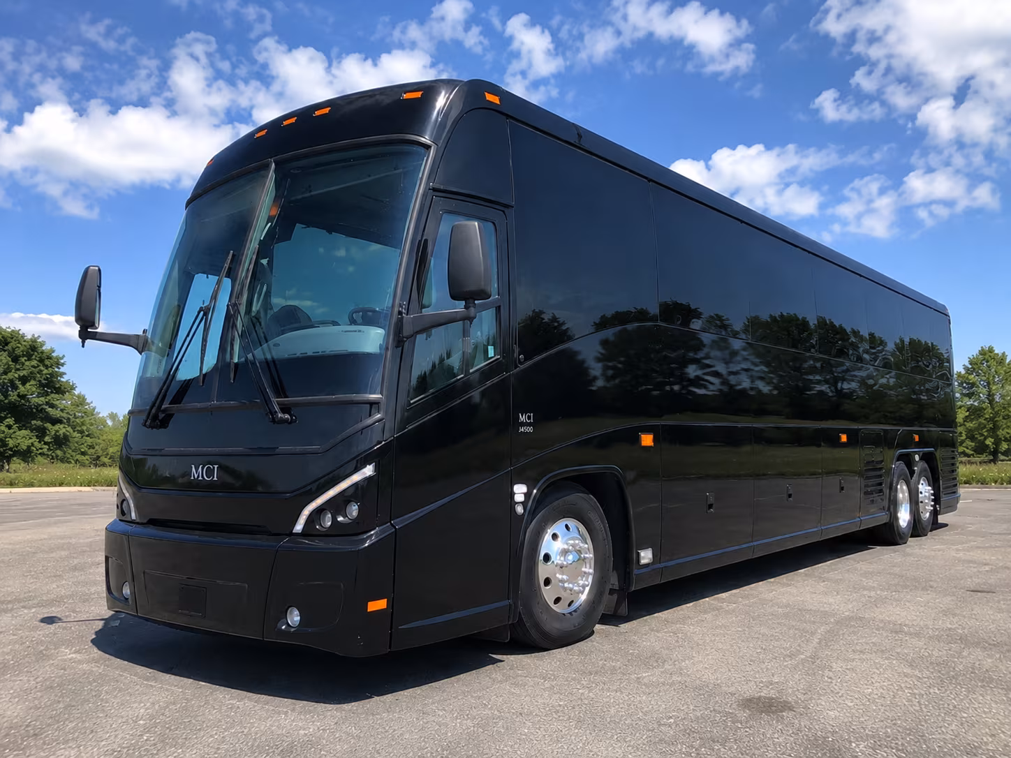 guest shuttles between msy airport hotels and your kenner wedding venue