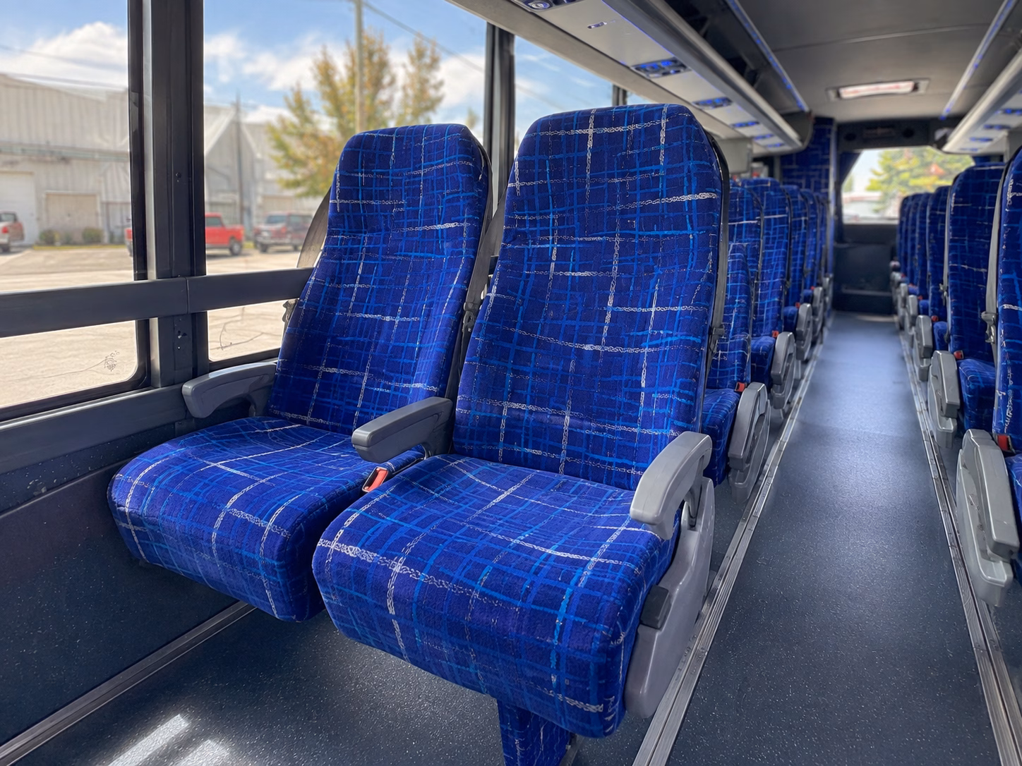 how the type of bus you choose changes the price in kenner louisiana