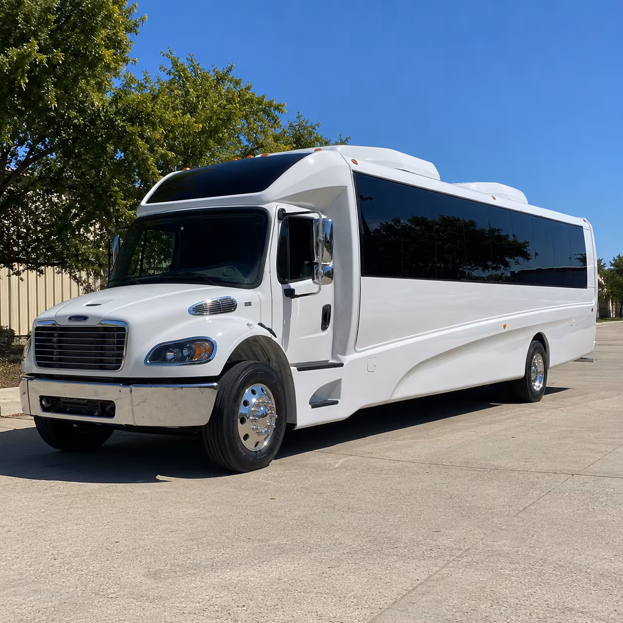 minibuses and charter buses to the saenger theatre orpheum and fillmore